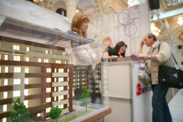 Târg Imobiliar: 10.000 de locuinţe, scoase la vânzare